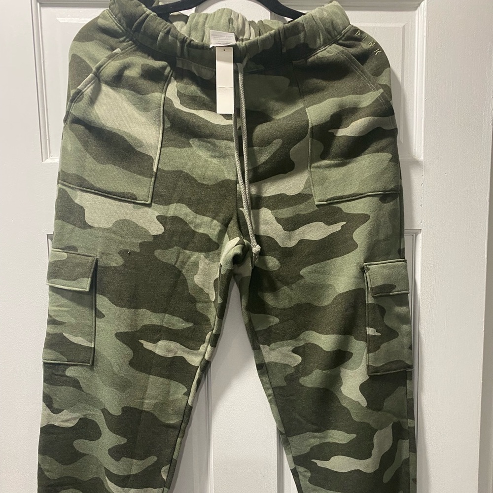 NWT Camo PINK sweatpants size medium